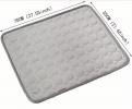 Tapis auto rafra�chissant gris clair 70 x 55